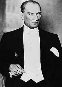 200px-Ataturk1930s.jpg
