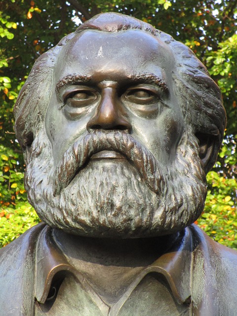 karl-marx-2868685_640.jpg