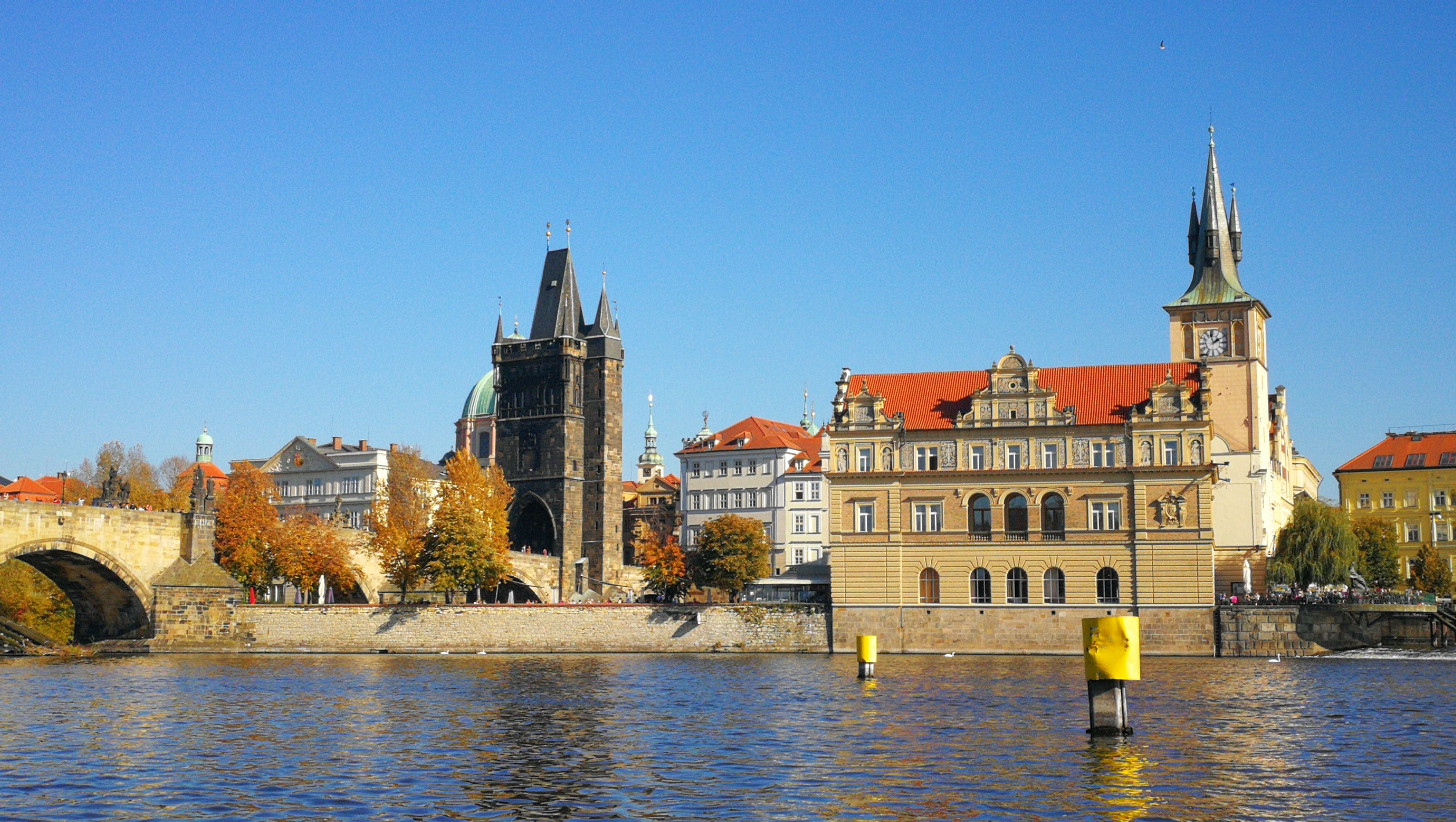 tour-by-boat-prague-hilarski.jpg