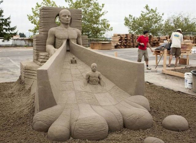 the_best_sand_sculptures_in_the_world_640_02.jpg