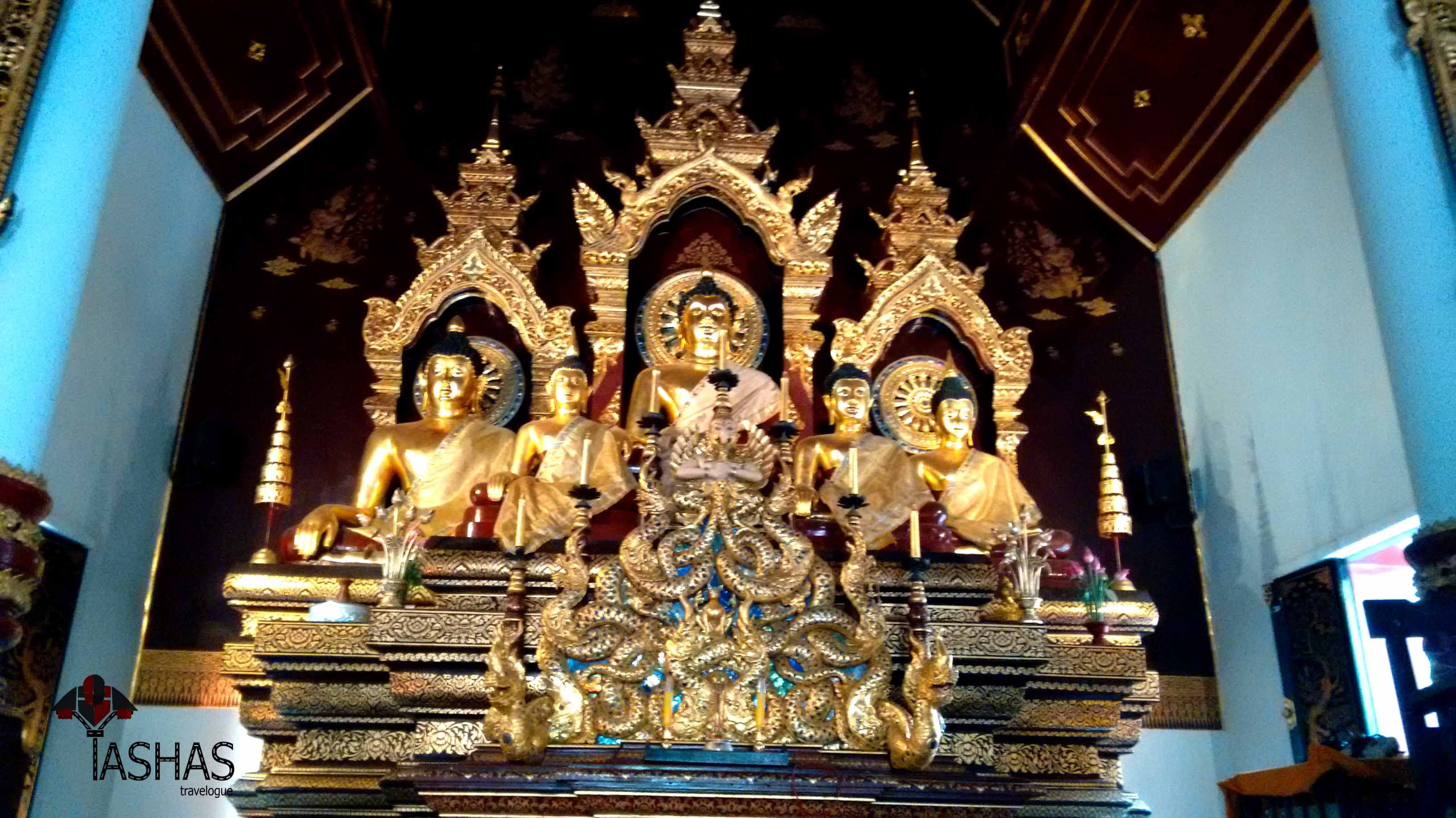 Chiang Mai Temples Statue.jpg