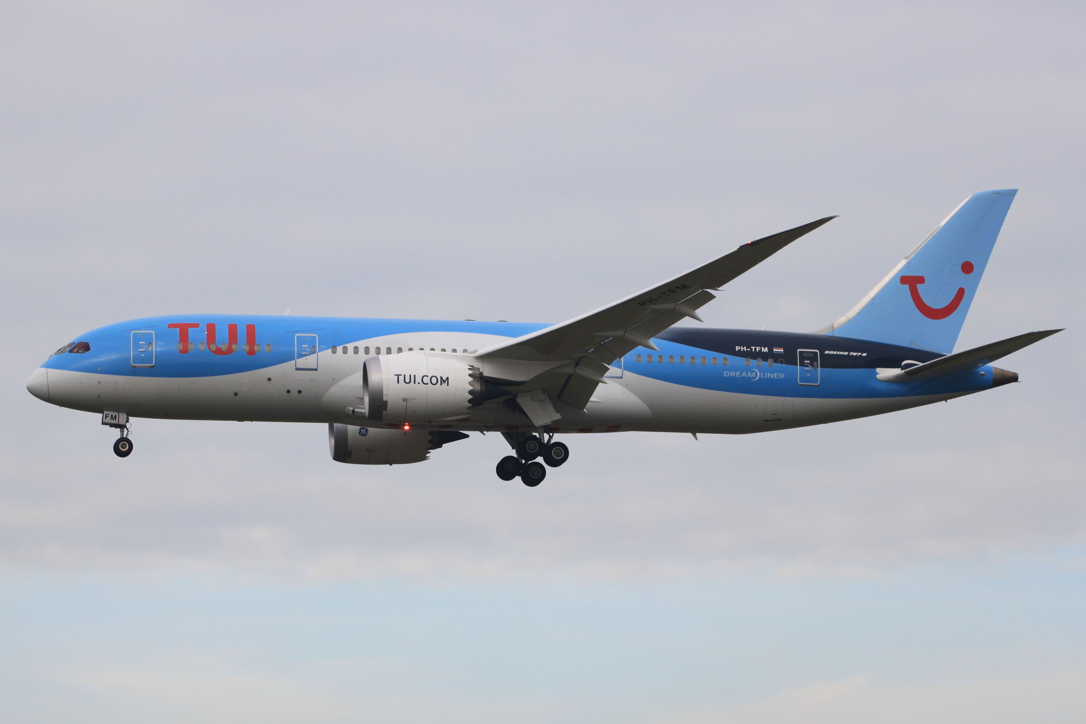 PH-TFM TUI -B788.JPG