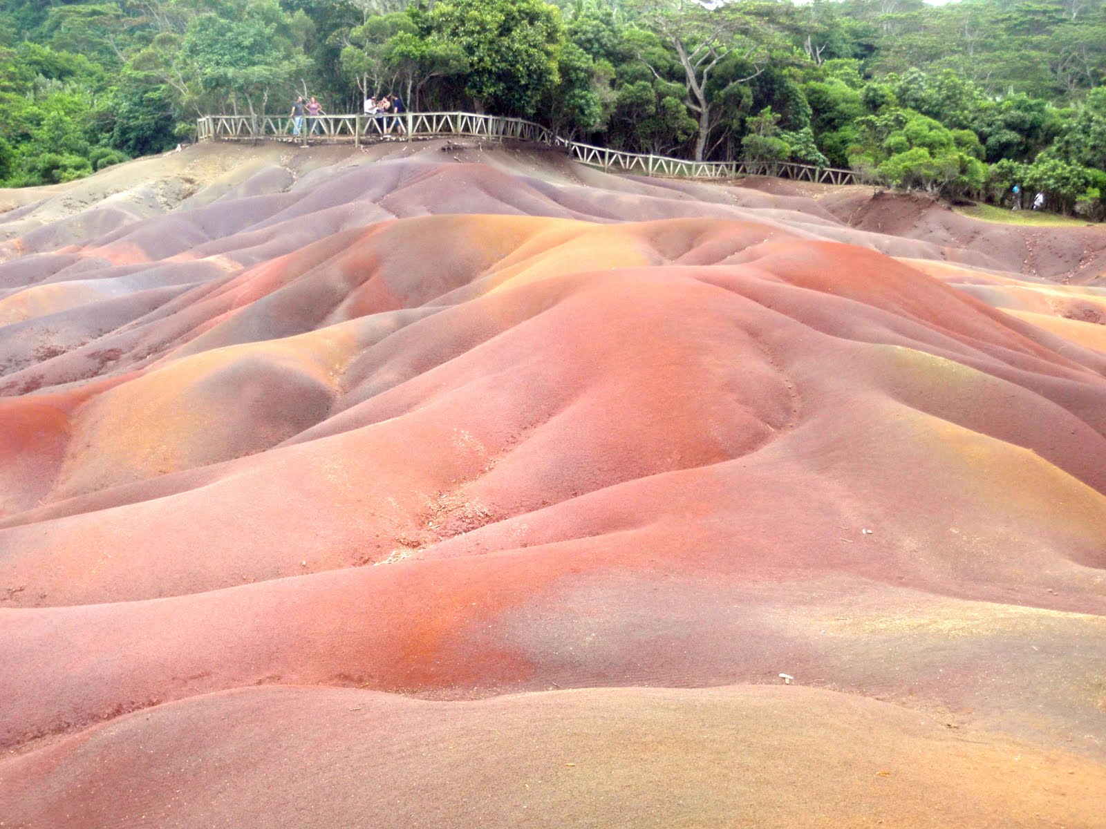 7-colored-earth-mauritius.jpg