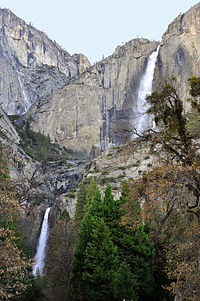 200px-Yosemite_falls_winter_2010.JPG