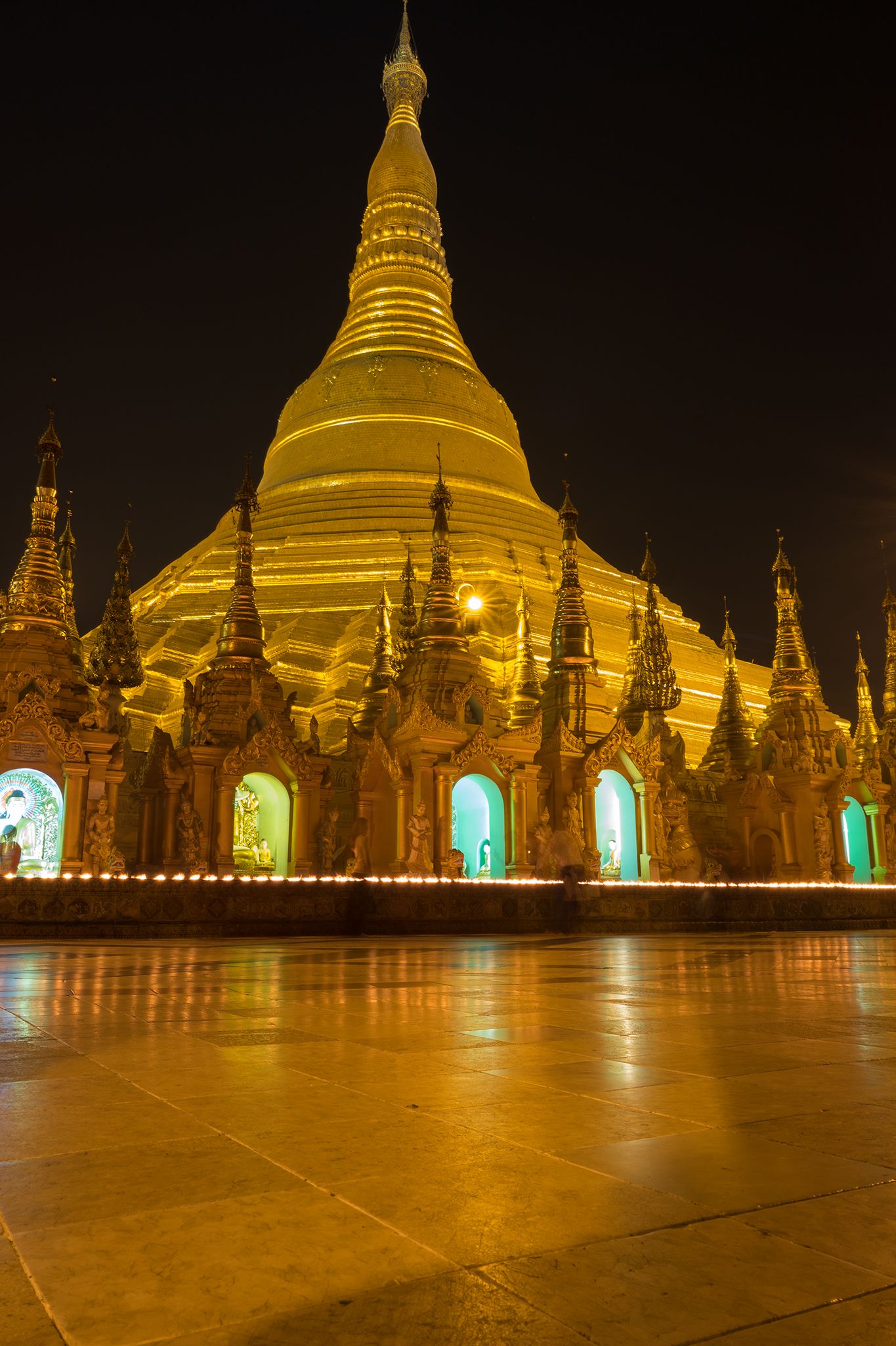 WebLEShwedagon.jpg