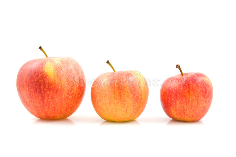 three-sizes-apples-11386881.jpg