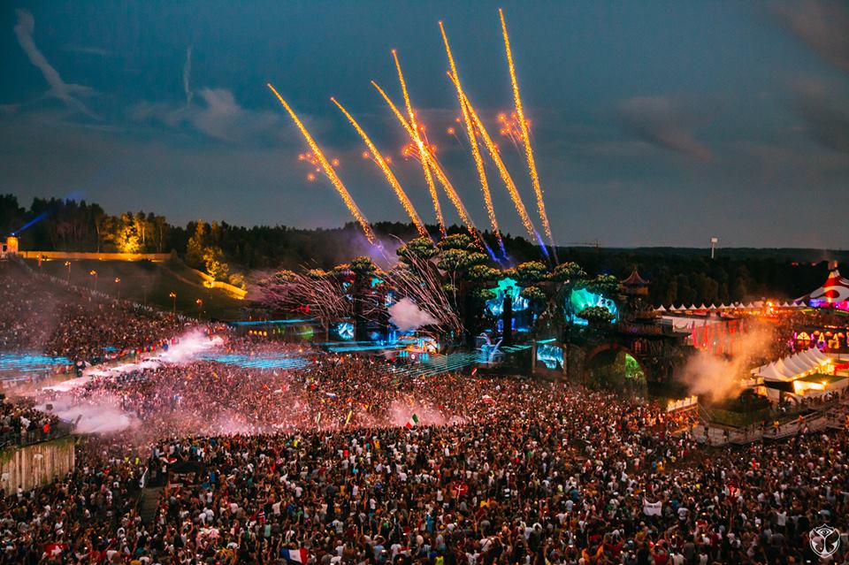 Tomorrowland-2016-Main-Stage.jpg