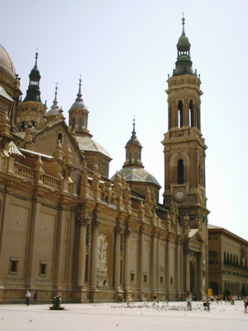 6 Basilica del Pilar 2.jpg