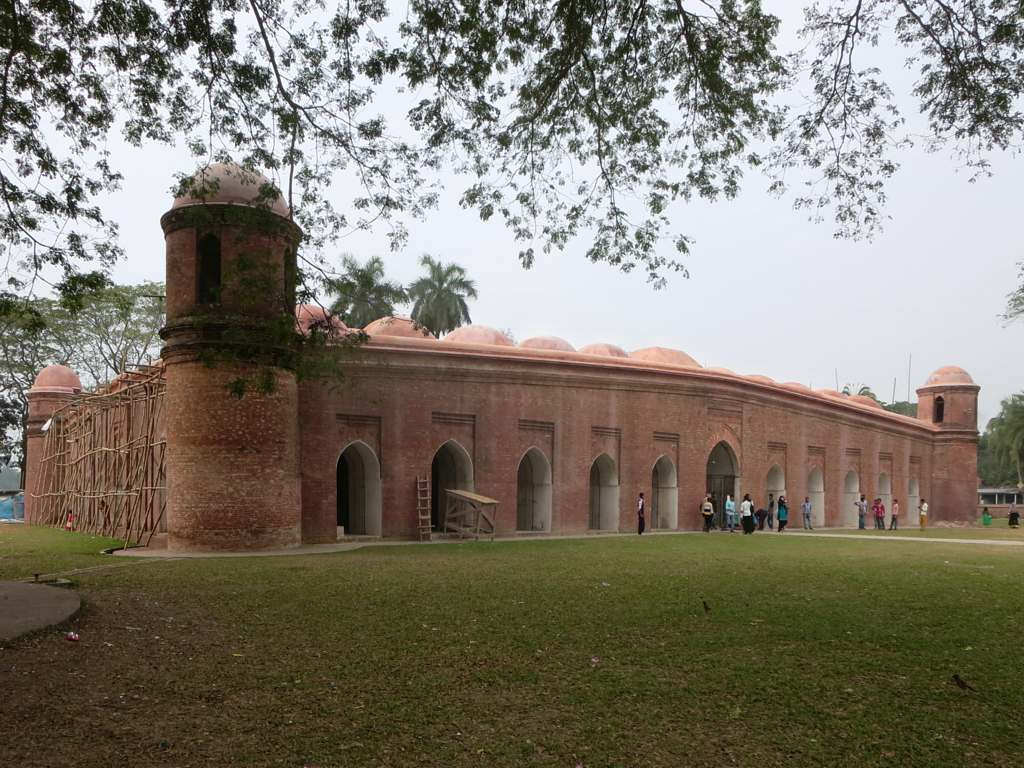 Sixty-Tomb-Mosque-Bagerhat-Bangladesh-1.jpg