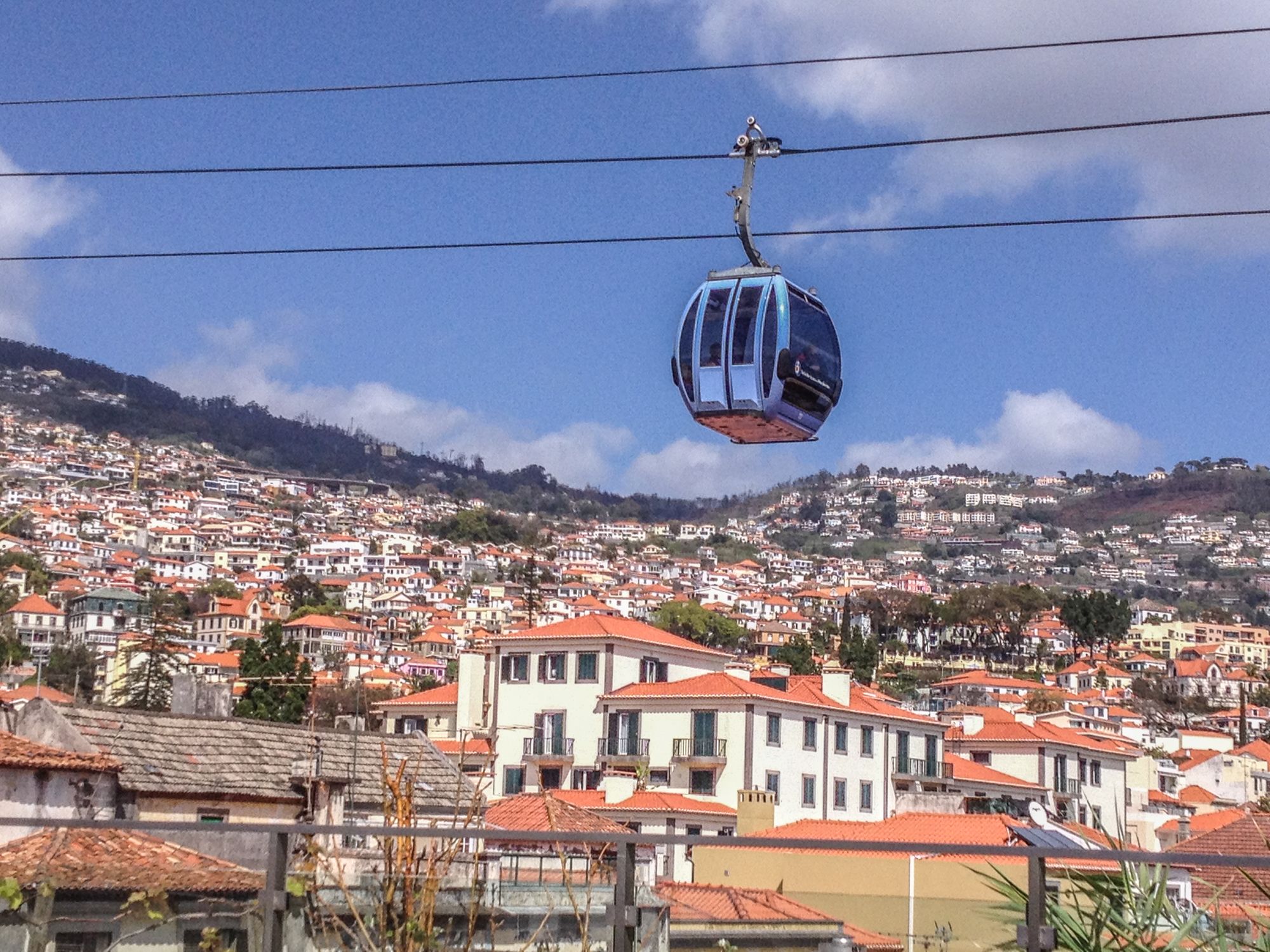 seilbahn-funchal-von-unten.jpg