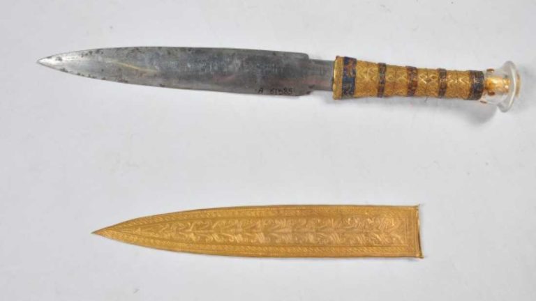 extra_large-1464855885-14-king-tutankhamun-s-dagger-was-literally-out-of-this-world-768x432.jpg