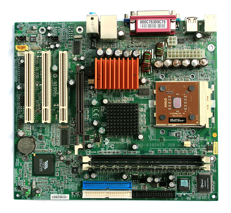 800px-MicroATX_Motherboard_with_AMD_Athlon_Processor_2_Digon3.jpg