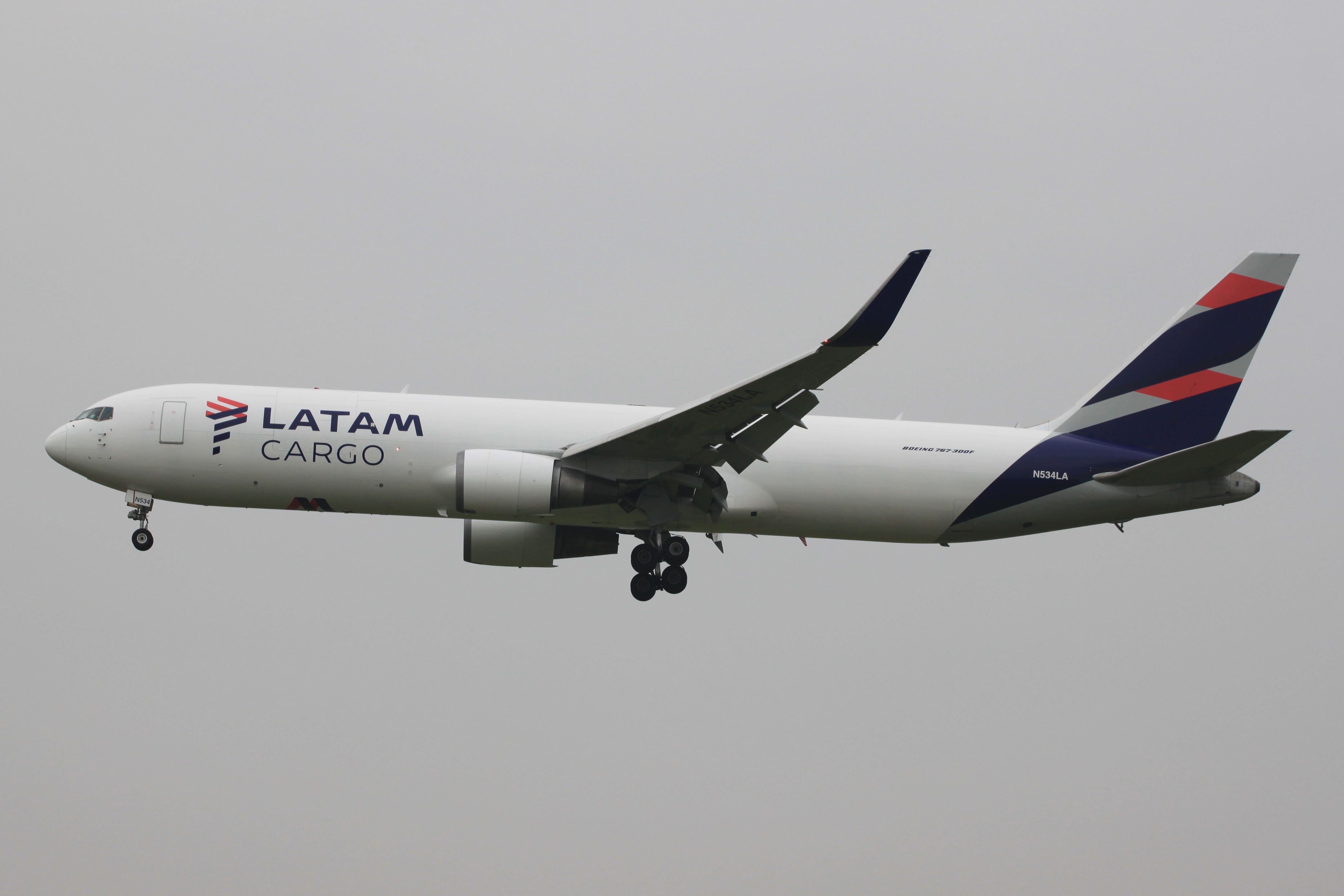 N534LA LATAM Cargo -B763ERF WL.JPG