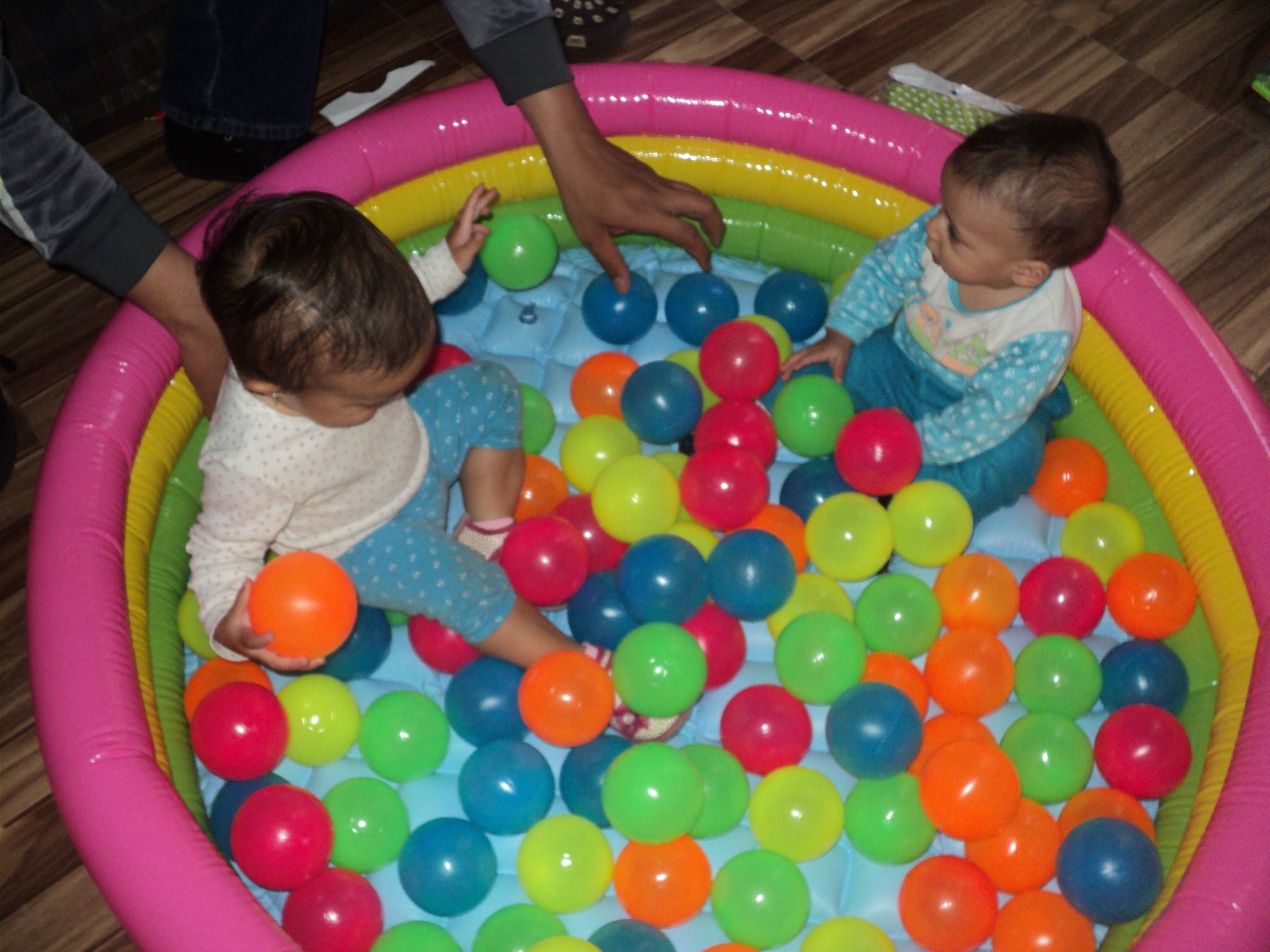 piscina de pelotas pequeña