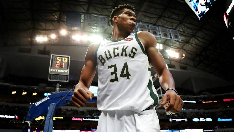 giannis-antetokounmpo-ftr-112617jpg_8luddsnj98rv117akoma7oivj.jpg