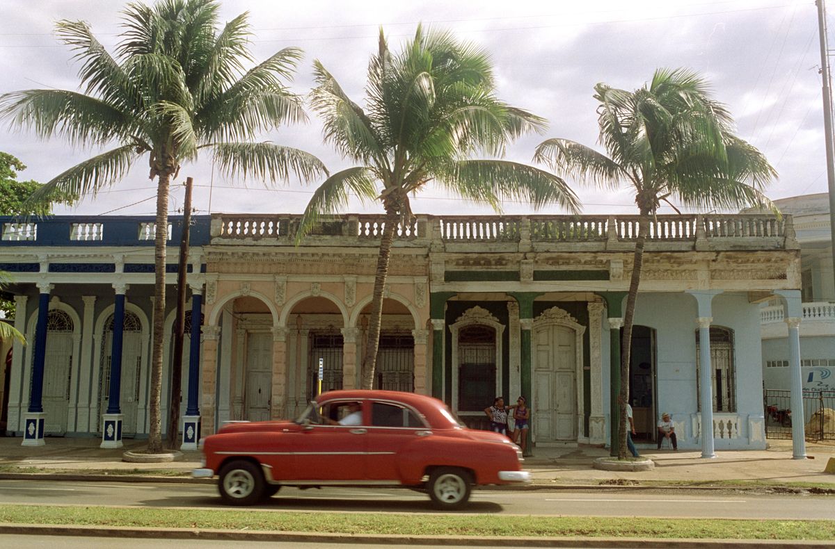 CIENFUEGOS - TRINIDAD2.jpg