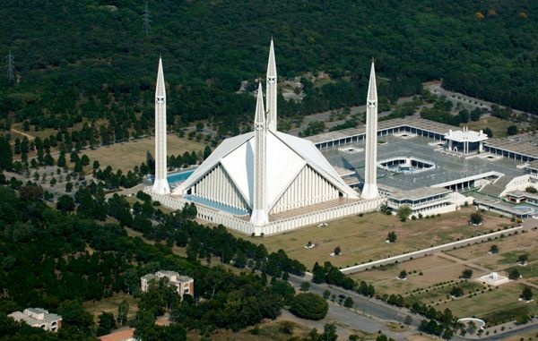 Faisal-Mosque-Islamabad-Pakistan-03.jpg