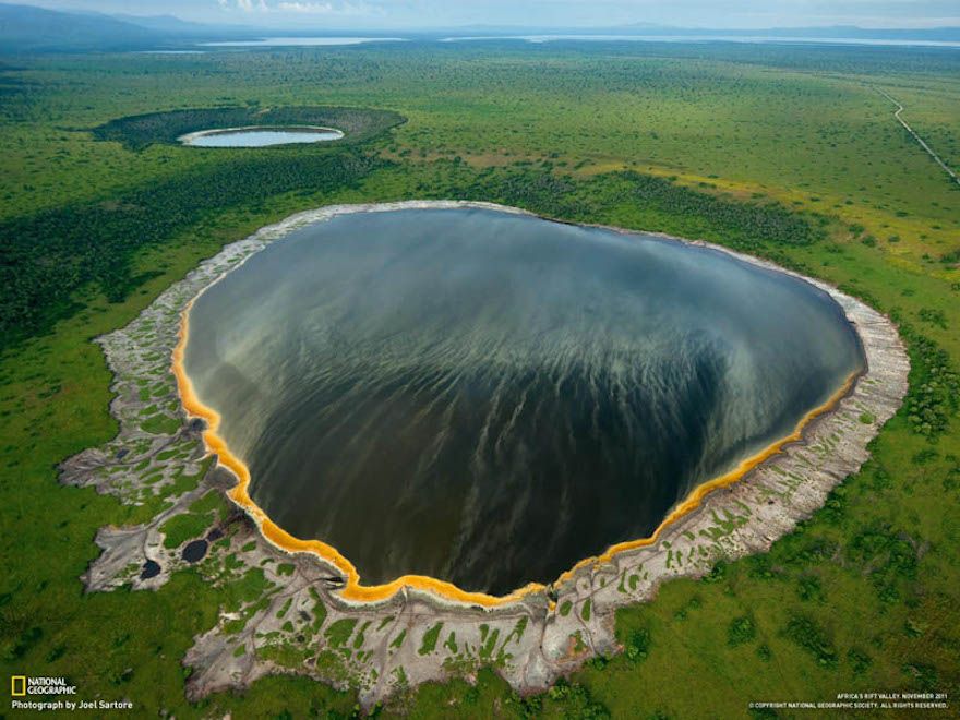 rift-floor-queen-elizabeth-park-crater-lakes.jpg