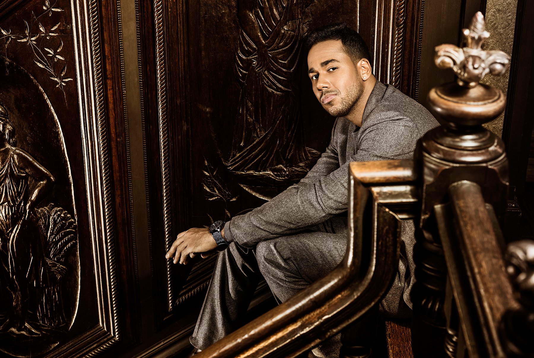 Romeo-Santos-background.jpg