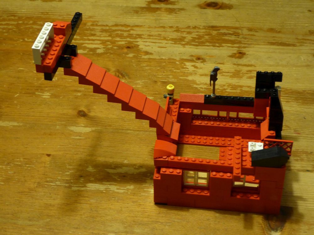 Lego Haus mit Treppe klein.jpg