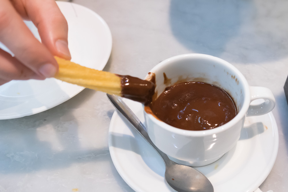 San Gines Churros Con Chocolate Madrid.jpg