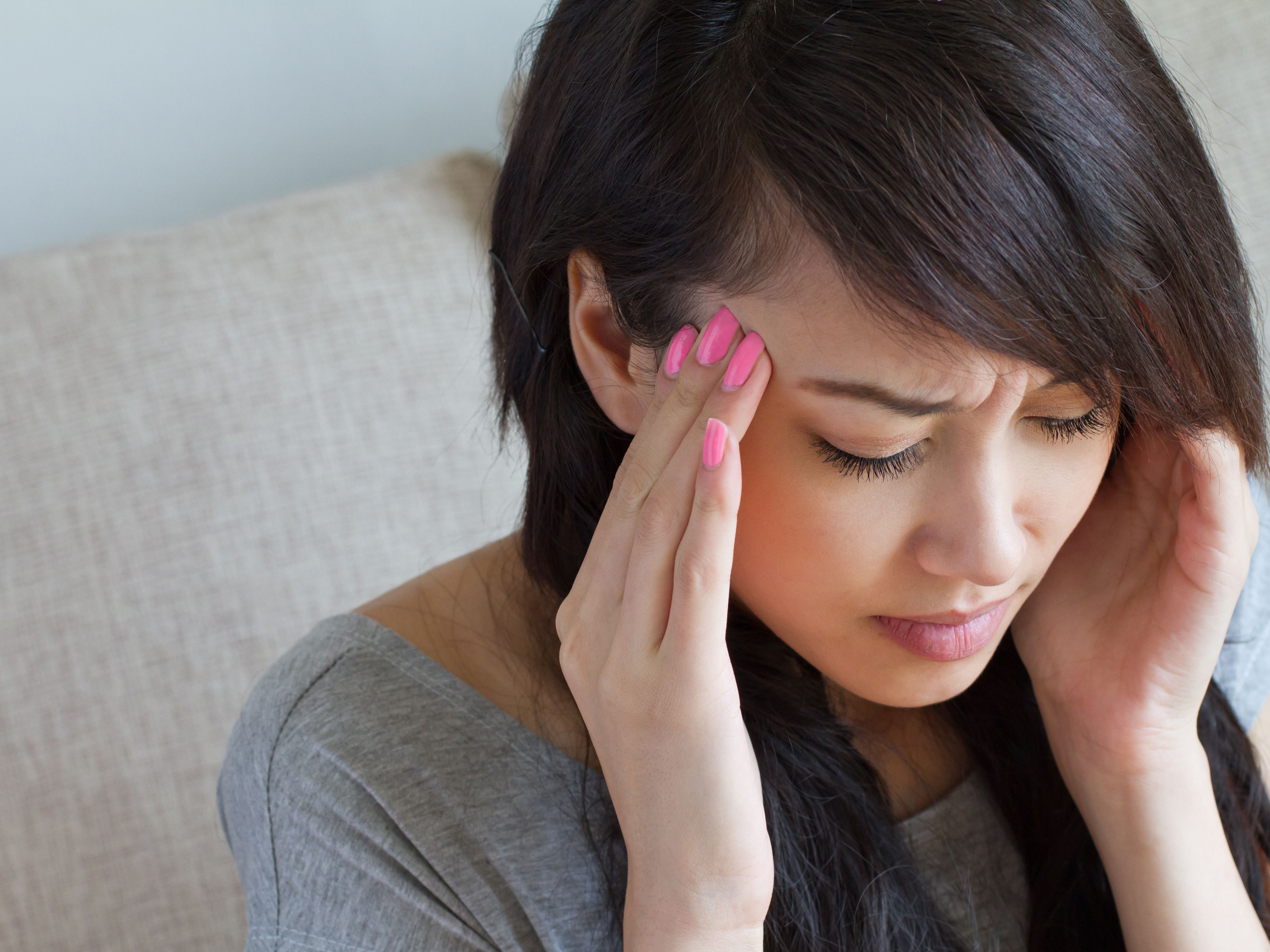 8-ways-to-relieve-migraine-symptoms.jpg