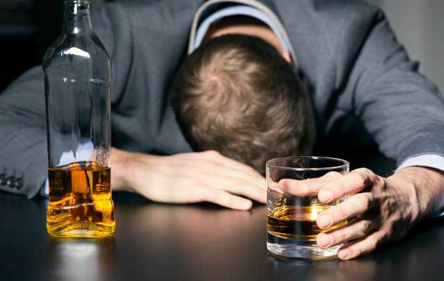 cropped_hangover-alcohol-istock.jpg