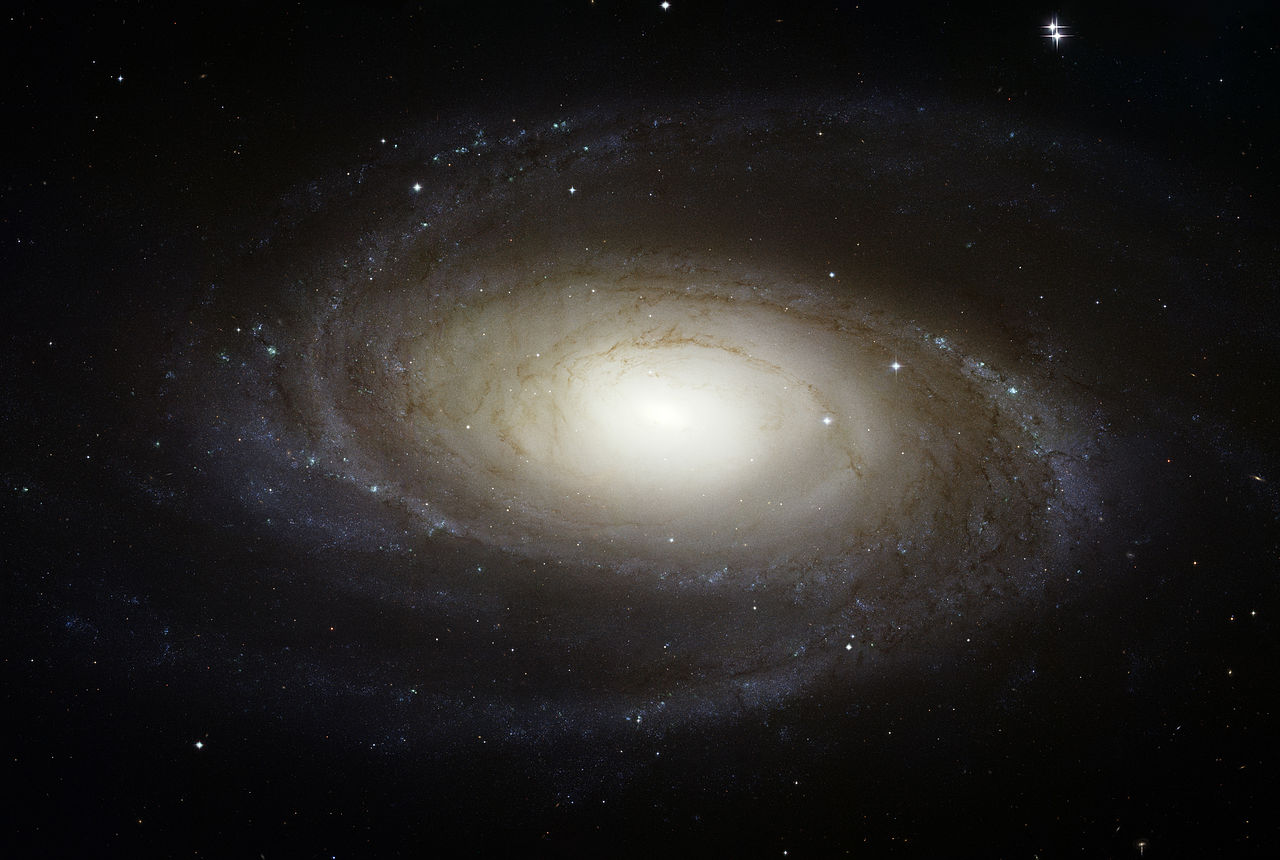 1280px-Messier_81_HST.jpg