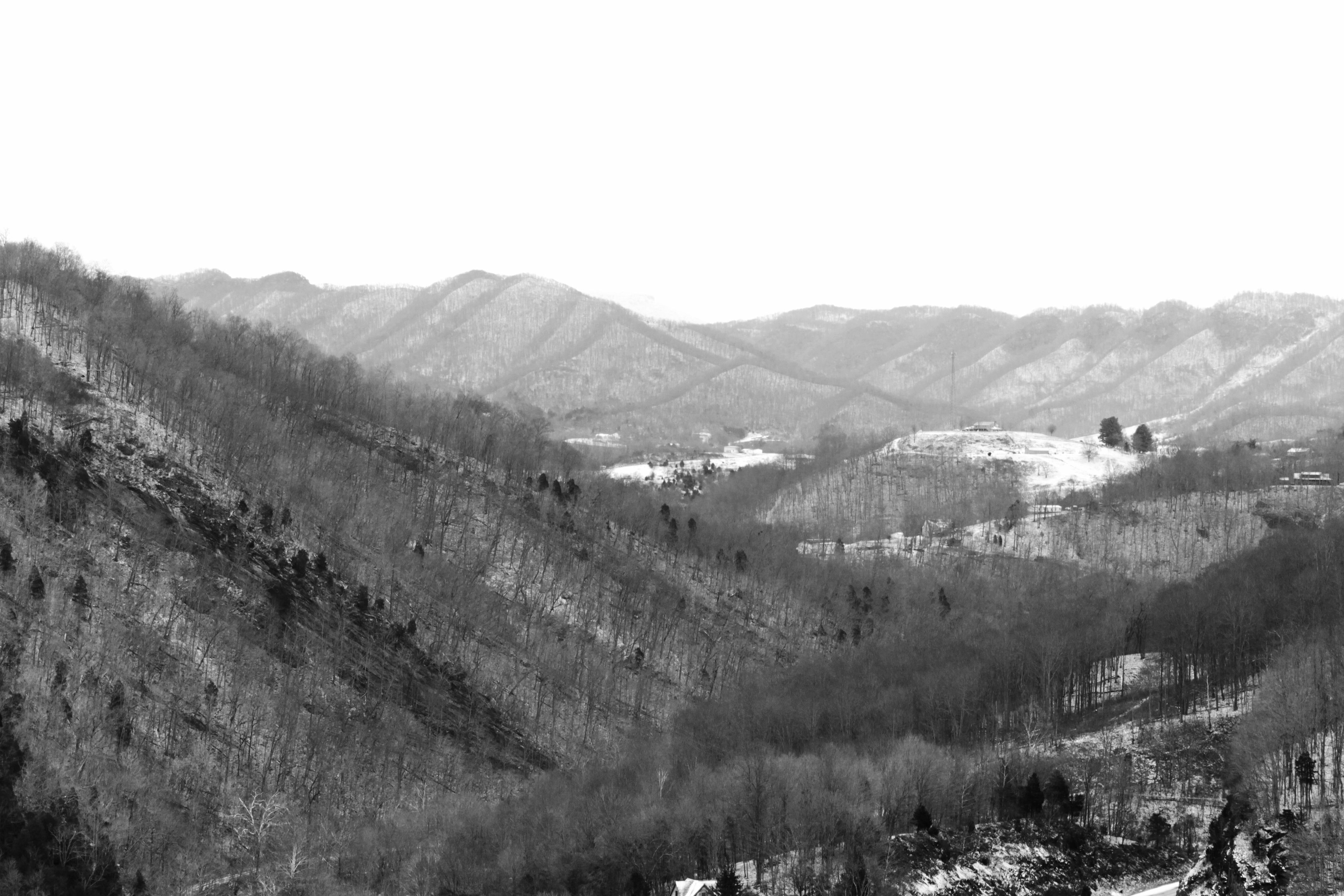 mountainbw1.jpg