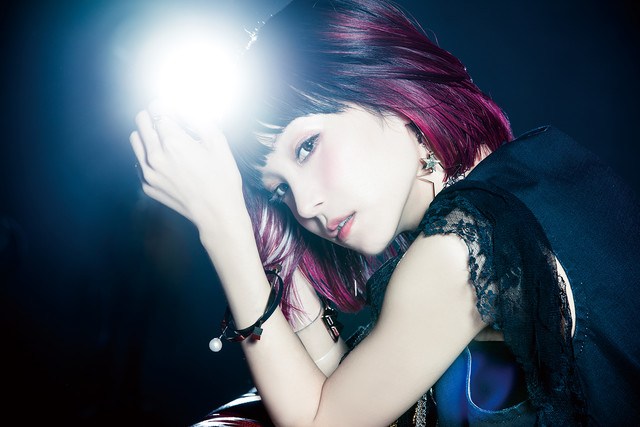 Singer Anisong With Rock Voice But Sweet Faced And Graceful Steemit