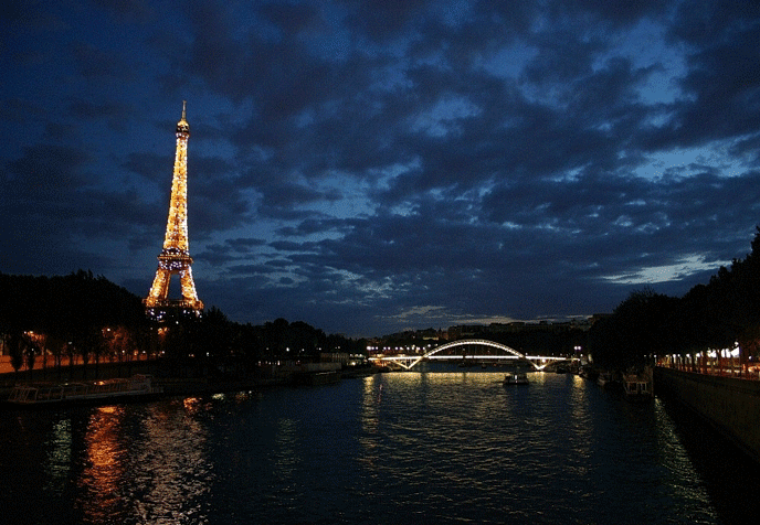 A night view of Paris.png