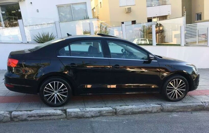 volkswagen-jetta-2013-preto-118767-1-1.jpg