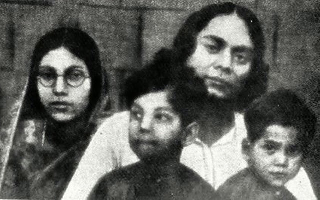 kazi-nazrul-and-his-wife.jpg