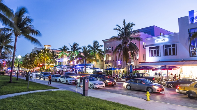 kitchen-hotels-in-south-beach-florida-the-gates-hotel-south-beach-refreshing.jpg