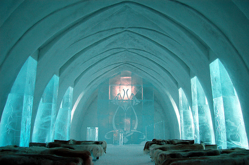 800px-Ice_Hotel_Church_Jukkasjärvi.jpg