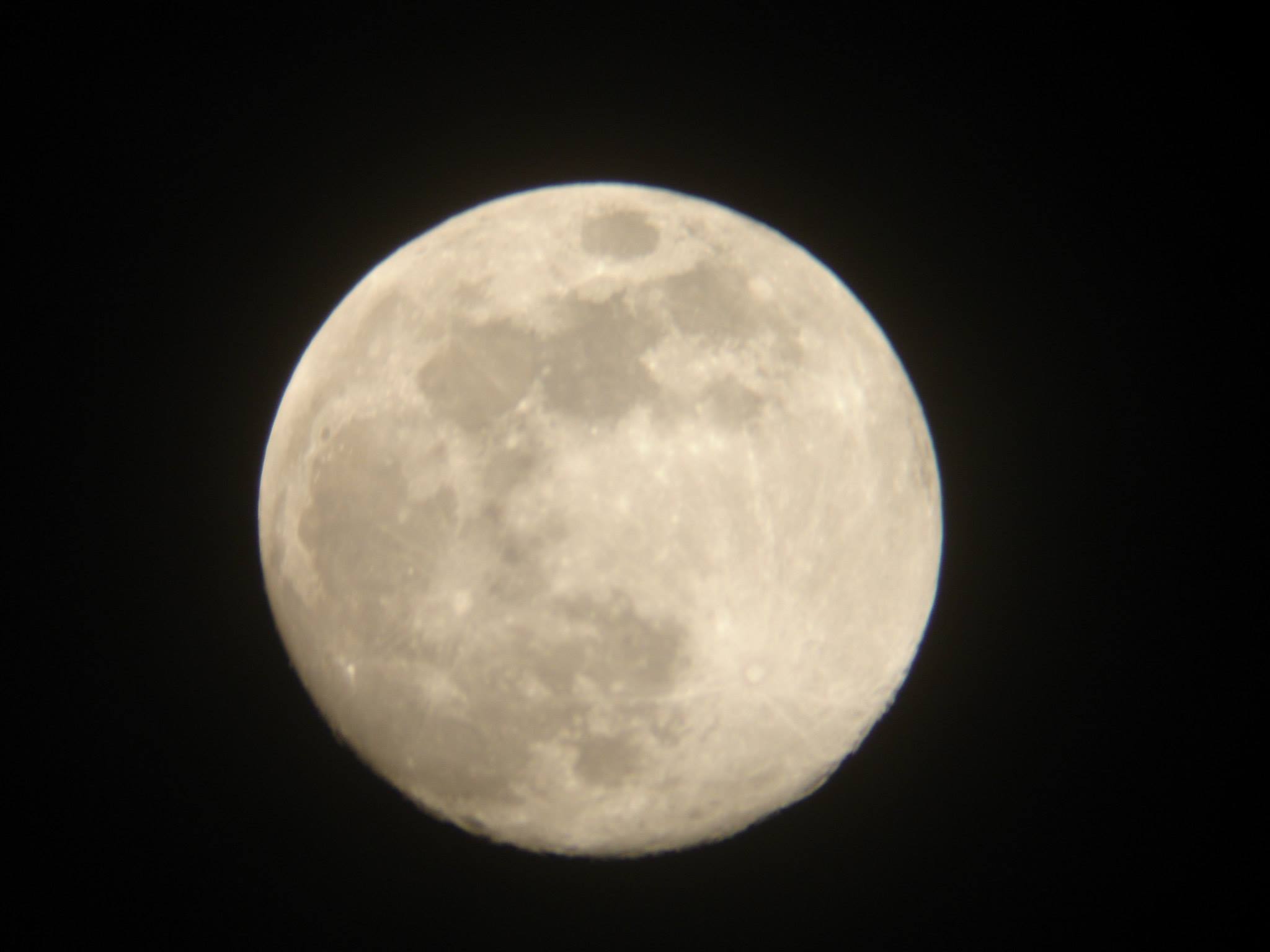 luna19082013ocular15mm.jpg