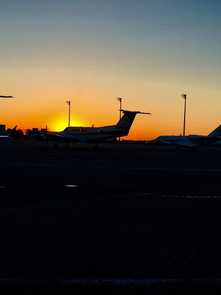 Sonnenuntergang Flughafen.jpg