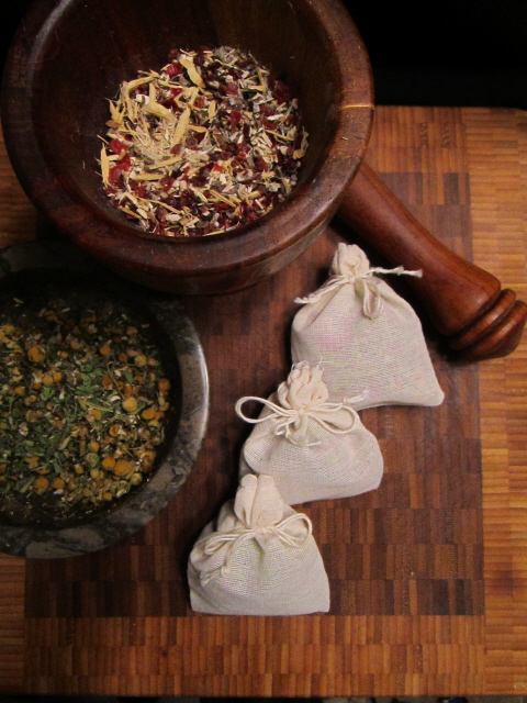 HERBAL TEAS, INFUSIONS AND DECOCTIONS: THE DIFFERENCES AND METHODS