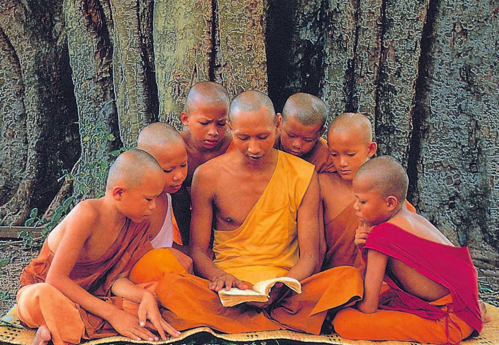 Buddhist-monk-teaching-novi.jpg