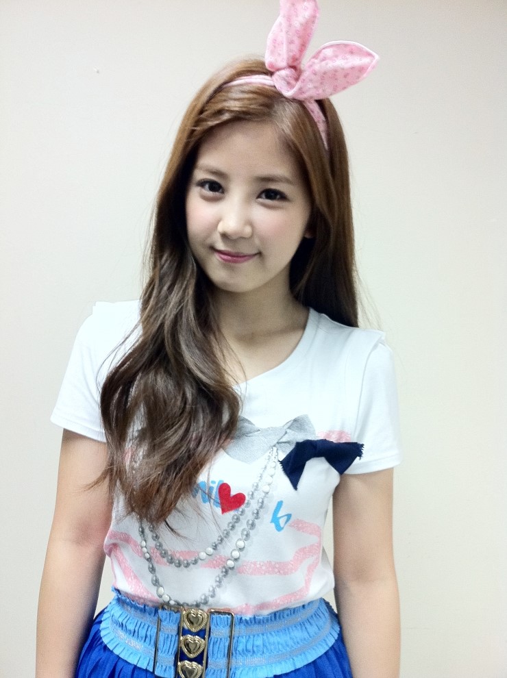 chorong-park-chorong-27040494-740-990.jpg