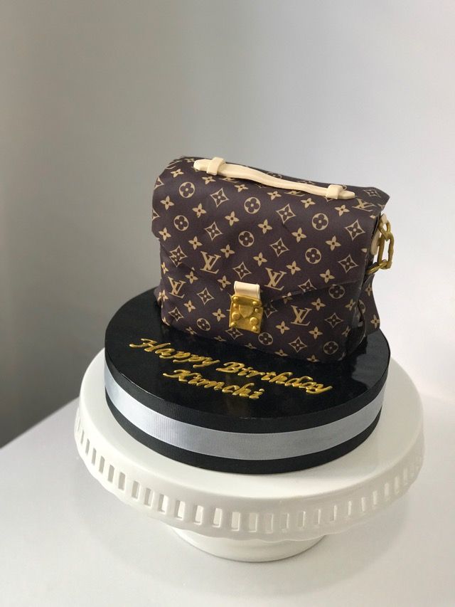 Estencil  Louis vuitton cake, Bag cake, Louis vuitton birthday