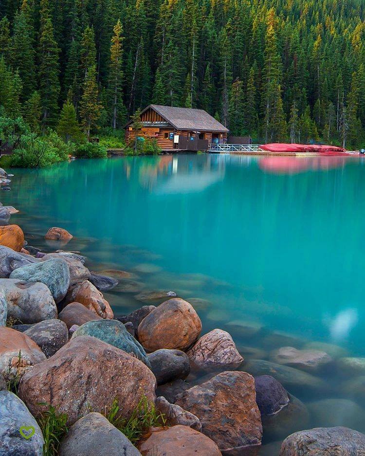 Lake Louise, Banff National Park, Canada.jpg