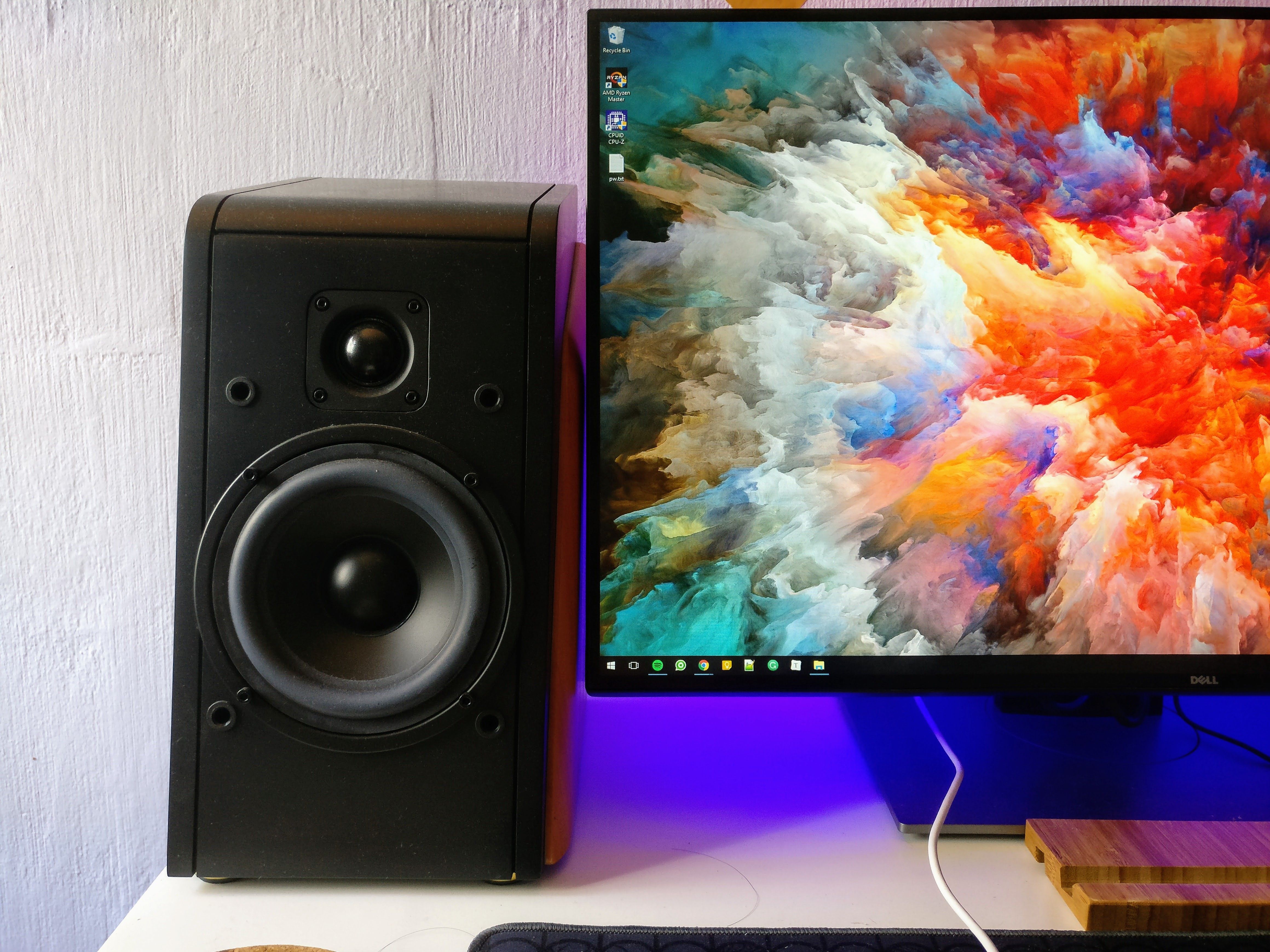 推荐一款2.0桌面音响系统 M200MKIII speaker unboxing