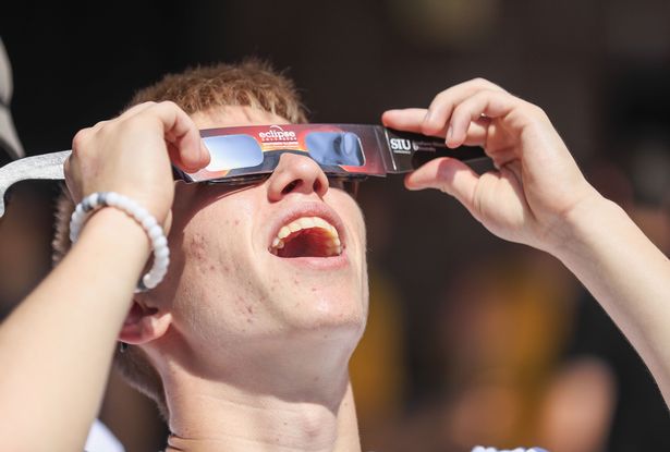 Solar-eclipse-in-Carbondale-Illinois-USA-21-Aug-2017 (1).jpg