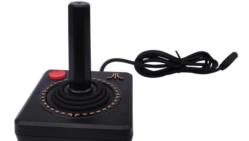 atari_controllers_-_wired_one_thumb800.jpg