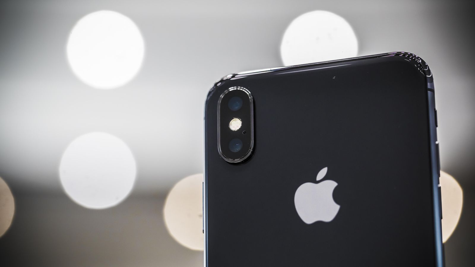 apple-091217-iphone-x-3982.jpg