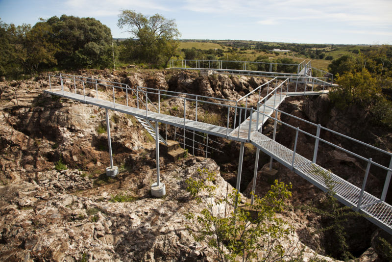 SterkFonteinCavesArcheologicalSite.jpg