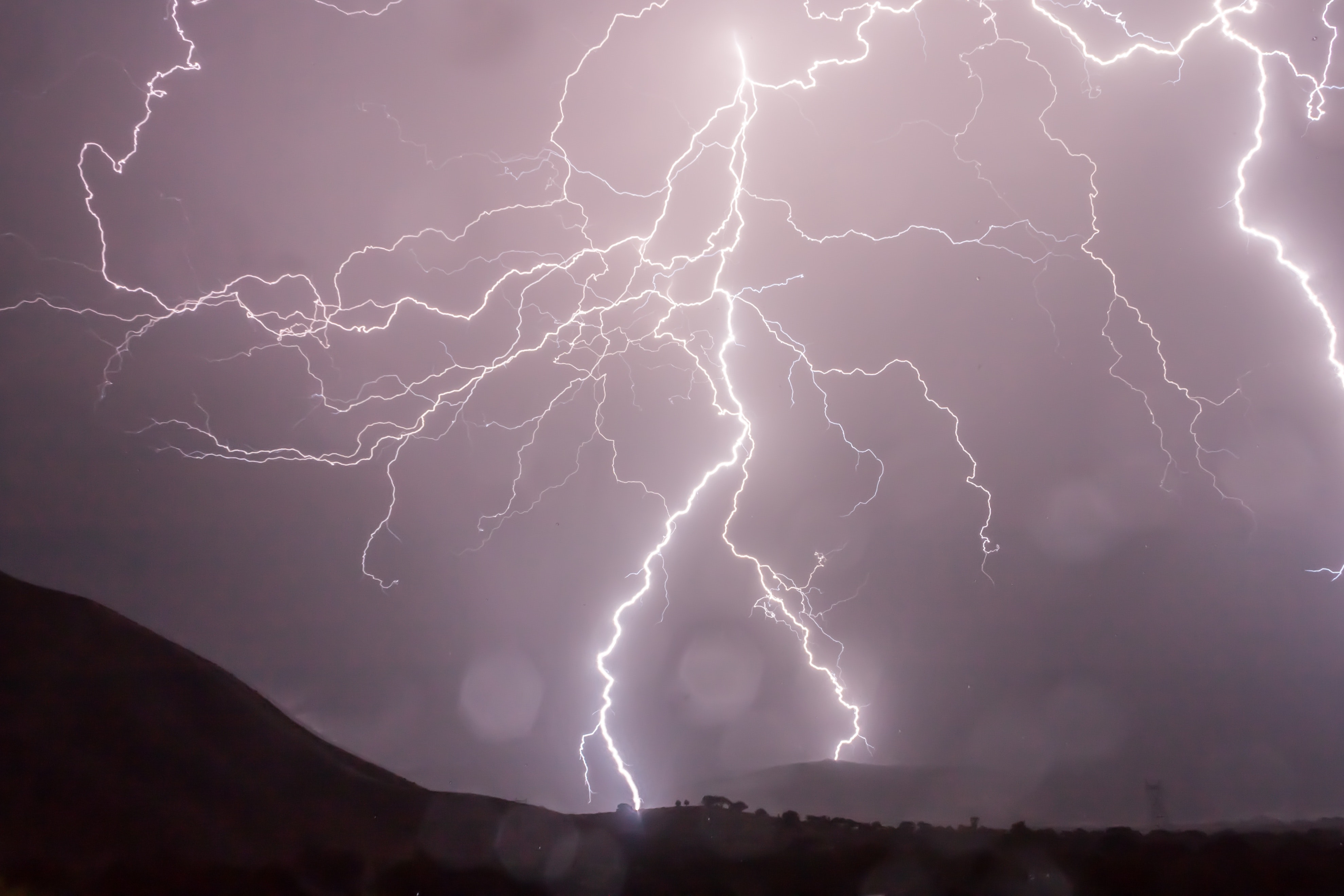 lightning-sky-storm-53459.jpg