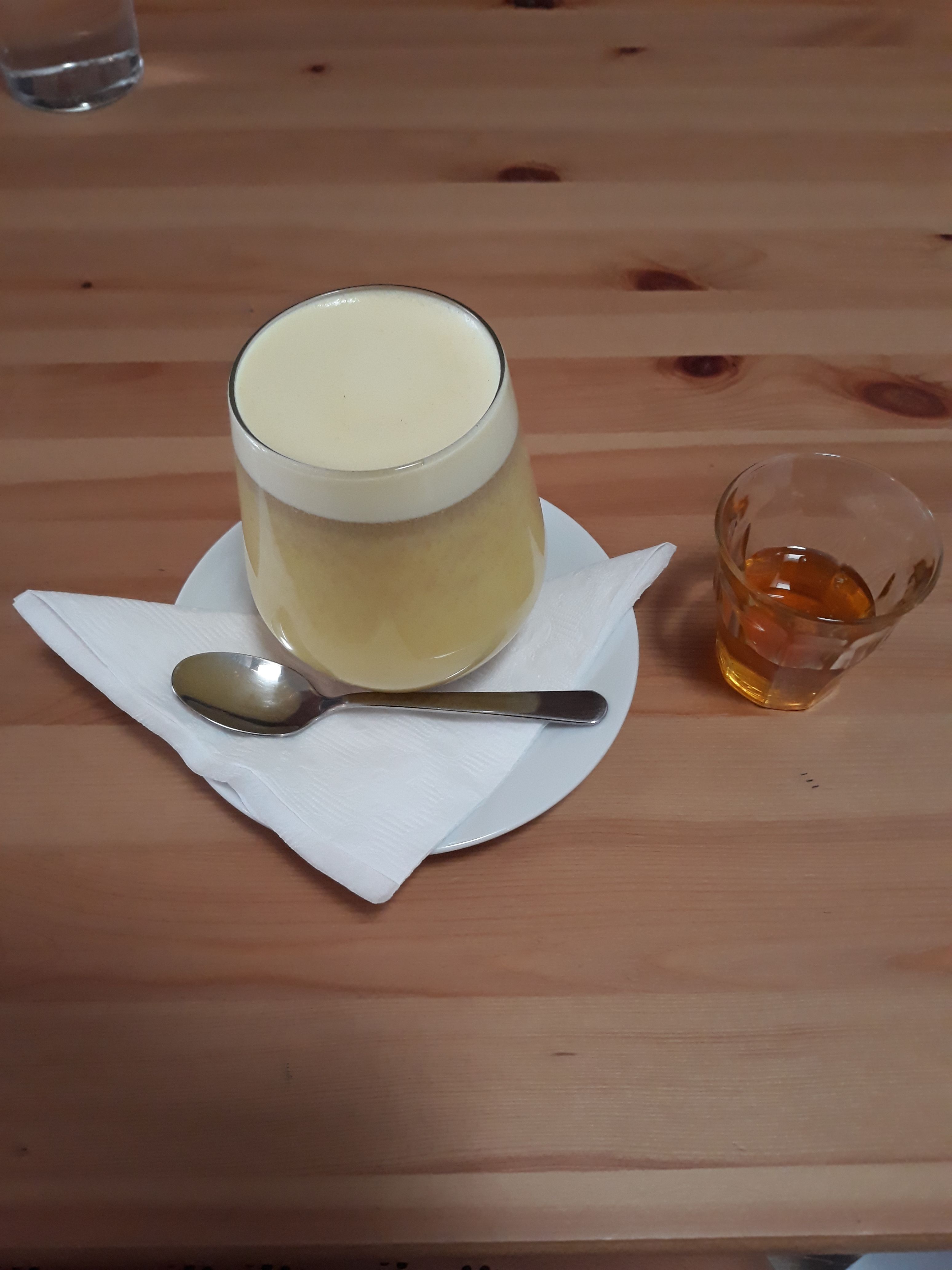 カフェでターメリック・ラテを飲んでみました ～ Turmeric latte at Melbourne cafe — Steemit