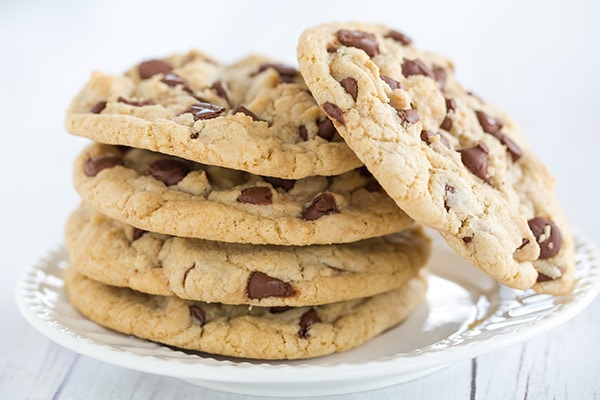 thick-chewy-chocolate-chip-cookies-21-600.jpg